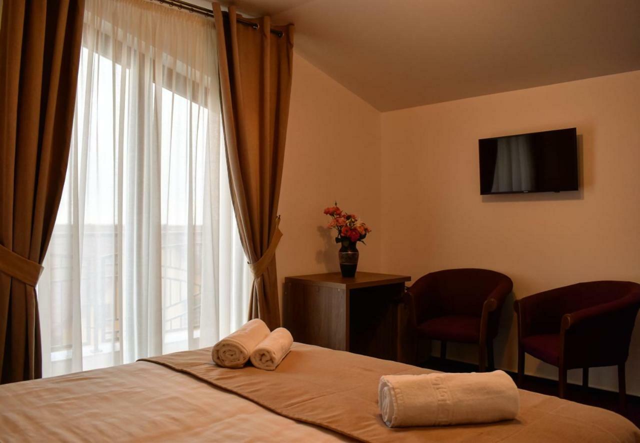 Pensiunea Casa Hortopan Târgu Jiu Extérieur photo