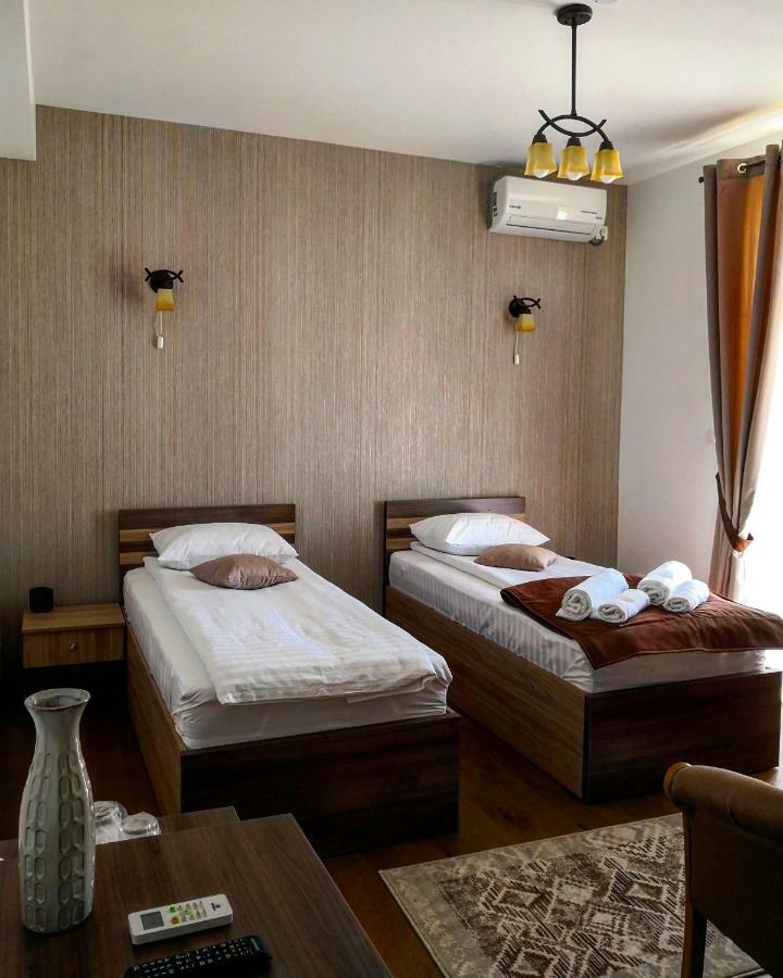 Pensiunea Casa Hortopan Târgu Jiu Extérieur photo